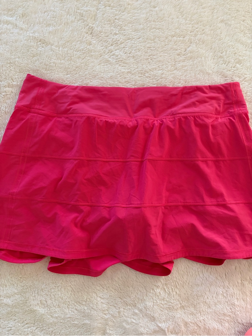 Lululemon pace rival skirt lipgloss